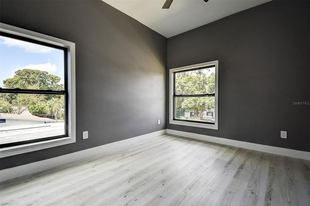 5200 7TH AVENUE N, St Petersburg, FL 33710