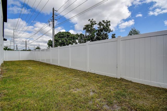 5200 7TH AVENUE N, St Petersburg, FL 33710