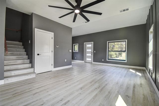 5200 7TH AVENUE N, St Petersburg, FL 33710