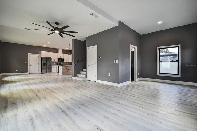 5200 7TH AVENUE N, St Petersburg, FL 33710