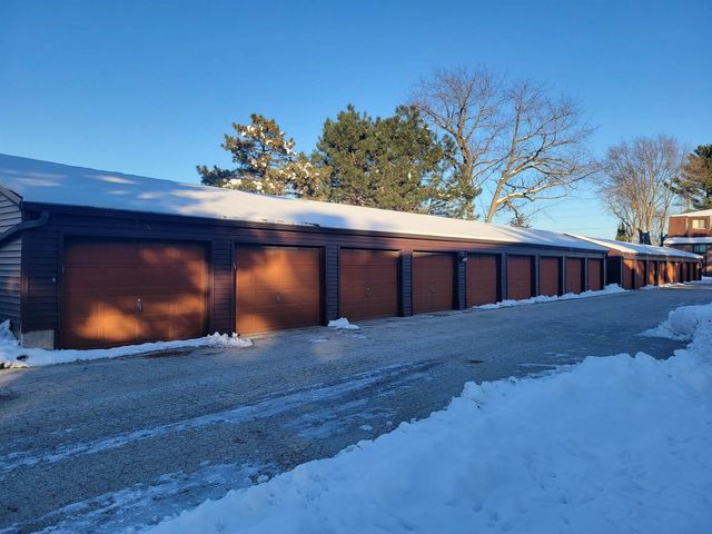 1249 48th Ave Avenue 19, East Moline, IL 61244