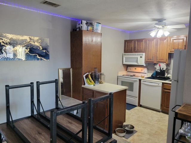 1249 48th Ave Avenue 19, East Moline, IL 61244