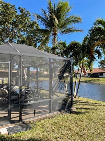 10 COLUMBIA Court, Deerfield Beach, FL 33442