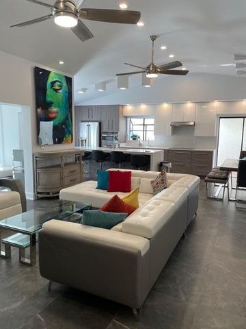 10 COLUMBIA Court, Deerfield Beach, FL 33442