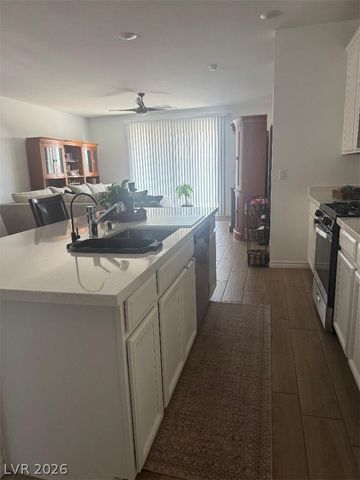 6729 Drapemaster Avenue, Las Vegas, NV 89156