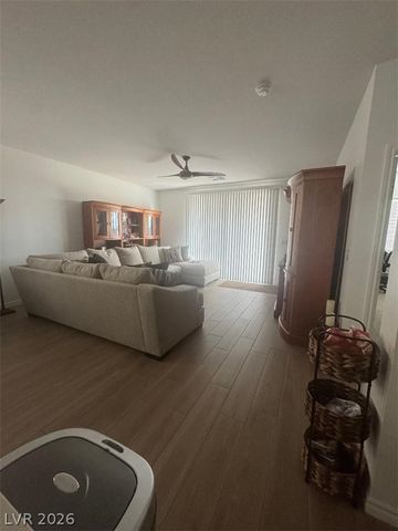 6729 Drapemaster Avenue, Las Vegas, NV 89156