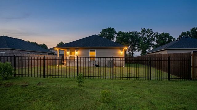 2383 S Ouachita Drive, Fayetteville, AR 72701
