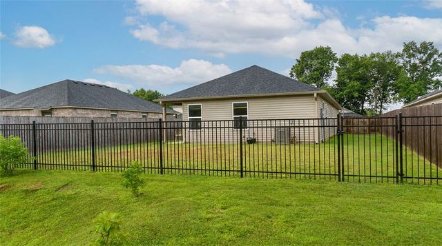 2383 S Ouachita Drive, Fayetteville, AR 72701