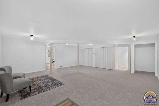 3015 SE Illinois AVE, Topeka, KS 66605