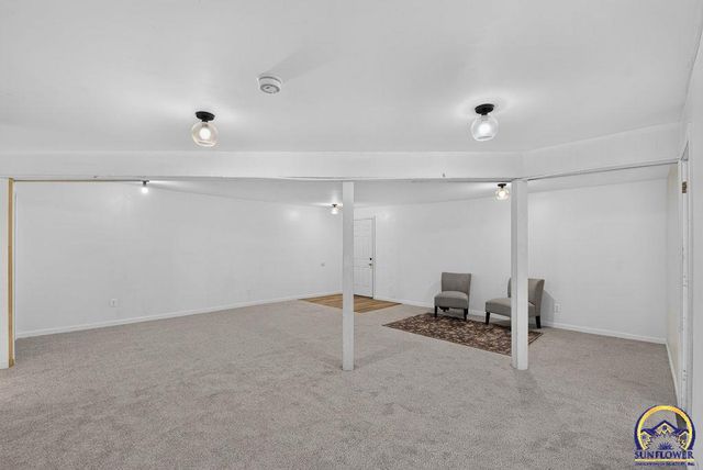 3015 SE Illinois AVE, Topeka, KS 66605