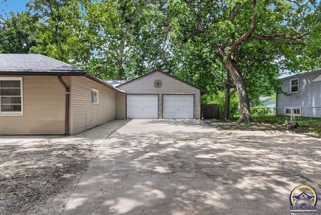 3015 SE Illinois AVE, Topeka, KS 66605