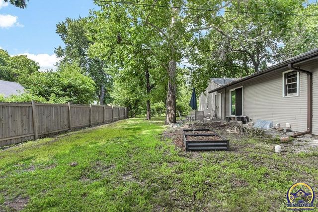 3015 SE Illinois AVE, Topeka, KS 66605