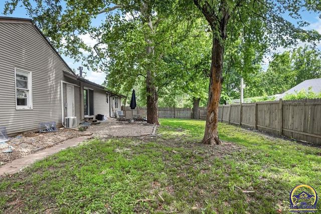 3015 SE Illinois AVE, Topeka, KS 66605
