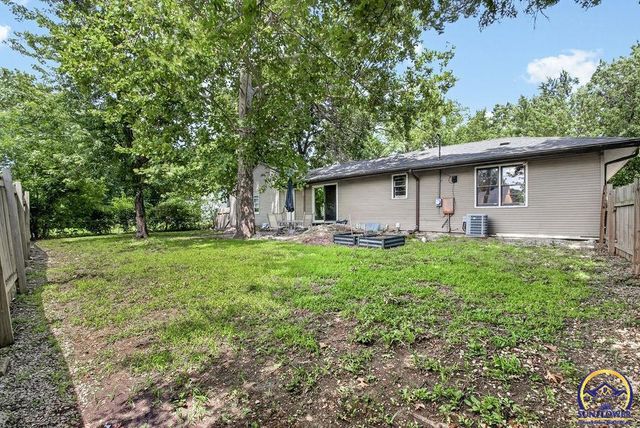 3015 SE Illinois AVE, Topeka, KS 66605