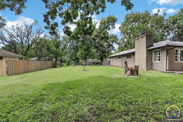 3015 SE Illinois AVE, Topeka, KS 66605