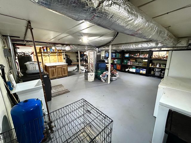 1084 Altice RD, Moneta, VA 24121