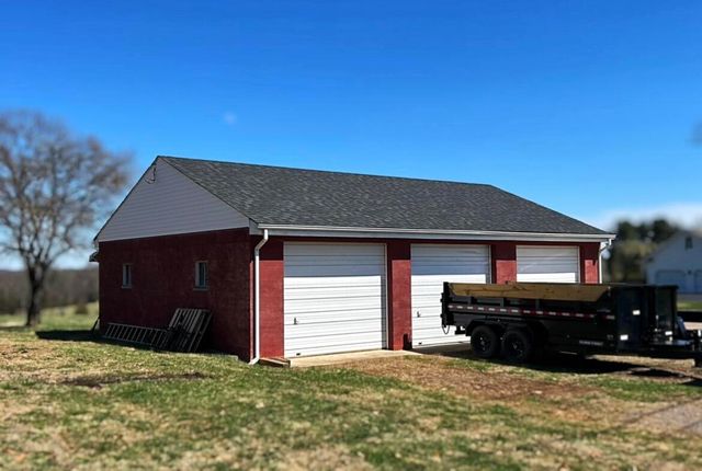 1084 Altice RD, Moneta, VA 24121