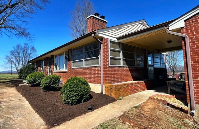 1084 Altice RD, Moneta, VA 24121