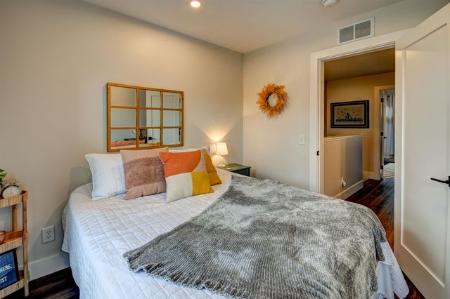 208 Gillis Street 12, Traverse City, MI 49684