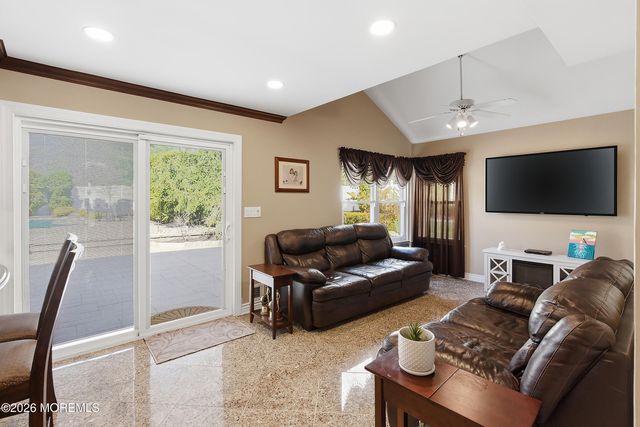 20 Cambridge Drive, Jackson, NJ 08527