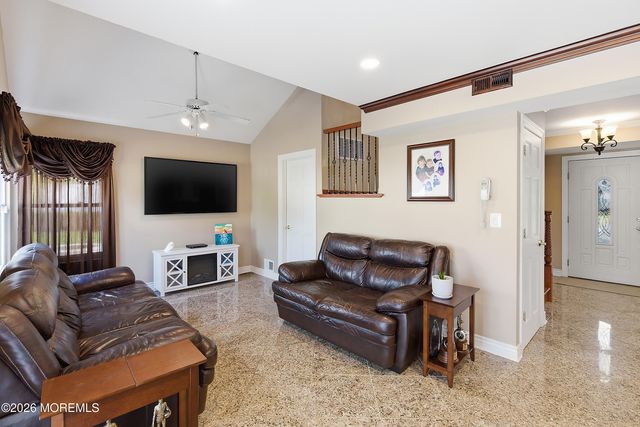 20 Cambridge Drive, Jackson, NJ 08527