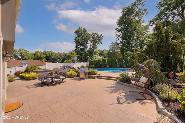 20 Cambridge Drive, Jackson, NJ 08527