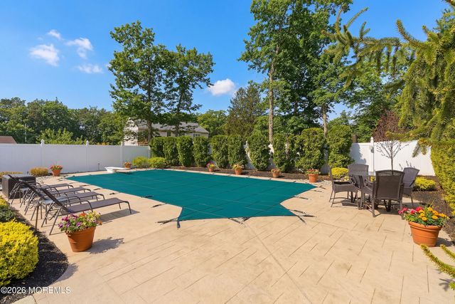 20 Cambridge Drive, Jackson, NJ 08527