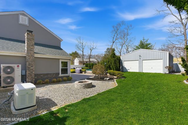 20 Cambridge Drive, Jackson, NJ 08527