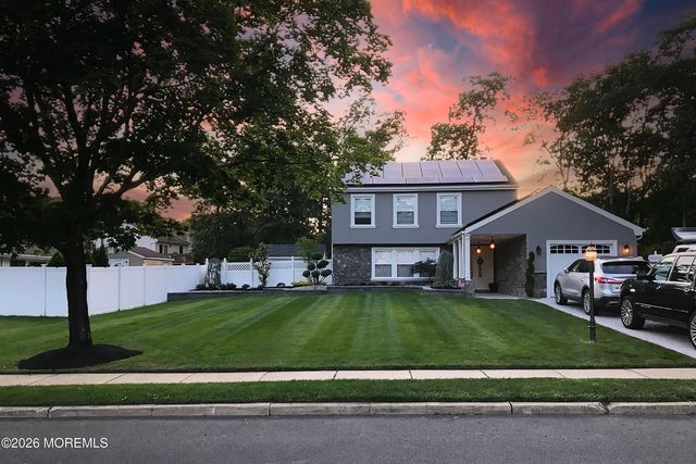 20 Cambridge Drive, Jackson, NJ 08527