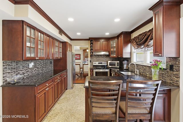 20 Cambridge Drive, Jackson, NJ 08527