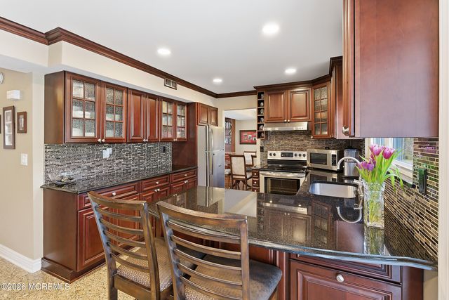 20 Cambridge Drive, Jackson, NJ 08527