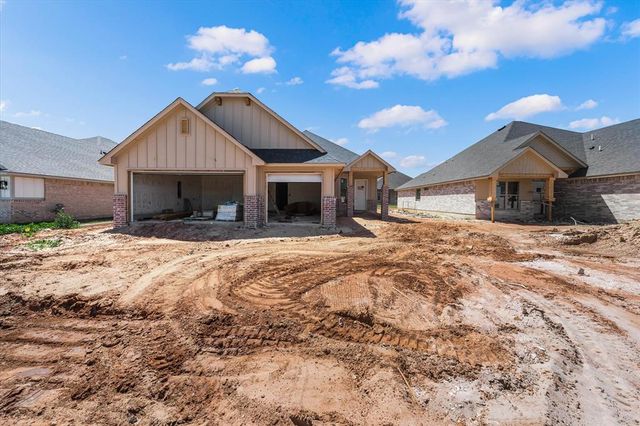 5109 Vine Cliff Road, Mustang, OK 73064