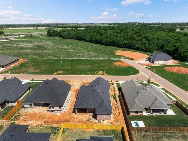 5109 Vine Cliff Road, Mustang, OK 73064