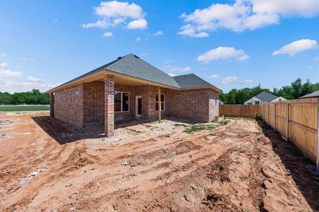 5109 Vine Cliff Road, Mustang, OK 73064