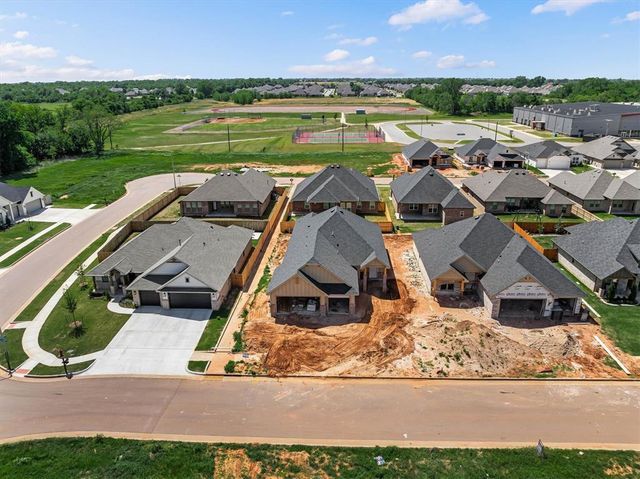 5109 Vine Cliff Road, Mustang, OK 73064