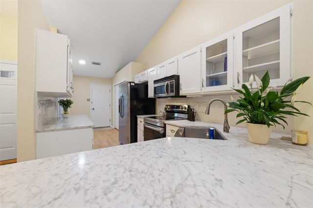 5113 SW 9TH LANE, Gainesville, FL 32607