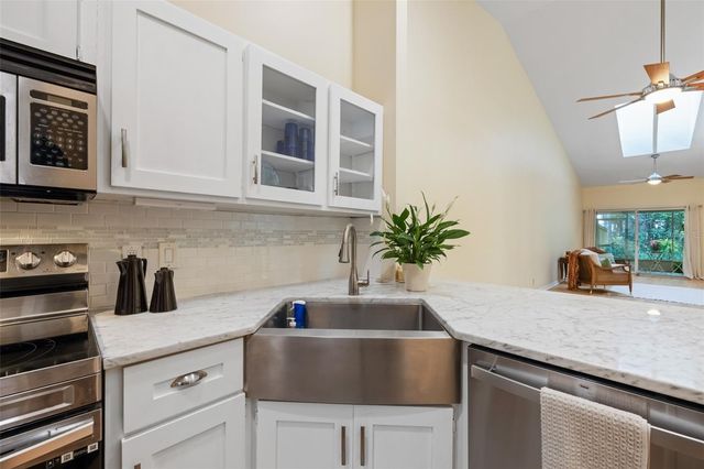 5113 SW 9TH LANE, Gainesville, FL 32607