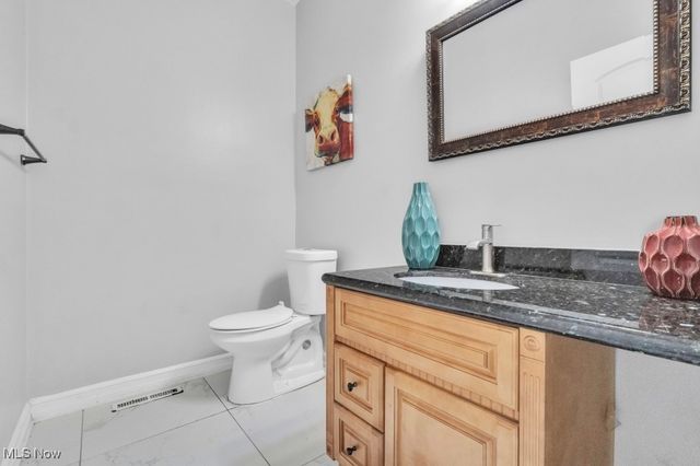 7310 Lamson Road, Oakwood Village, OH 44146