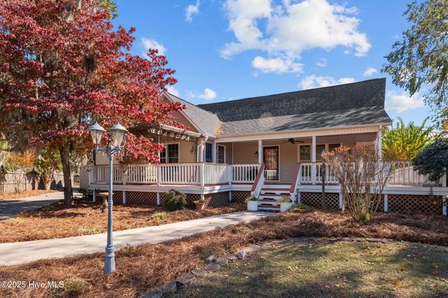 100 Goose Creek Drive, Washington, NC 27889