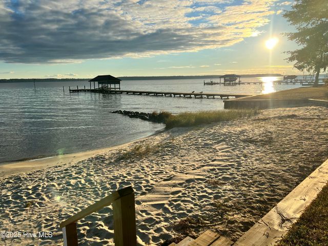 100 Goose Creek Drive, Washington, NC 27889