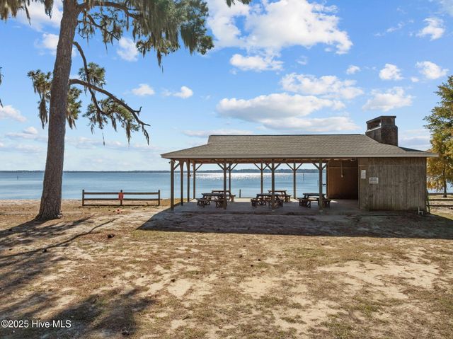 100 Goose Creek Drive, Washington, NC 27889