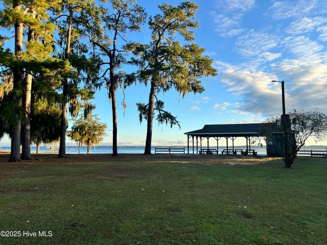 100 Goose Creek Drive, Washington, NC 27889