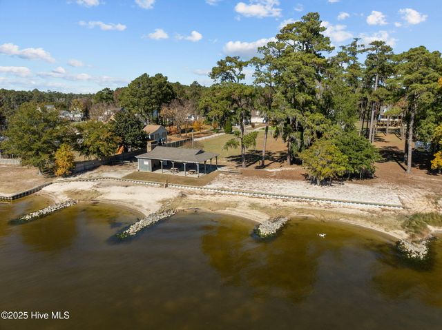 100 Goose Creek Drive, Washington, NC 27889