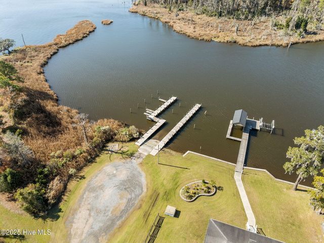 100 Goose Creek Drive, Washington, NC 27889