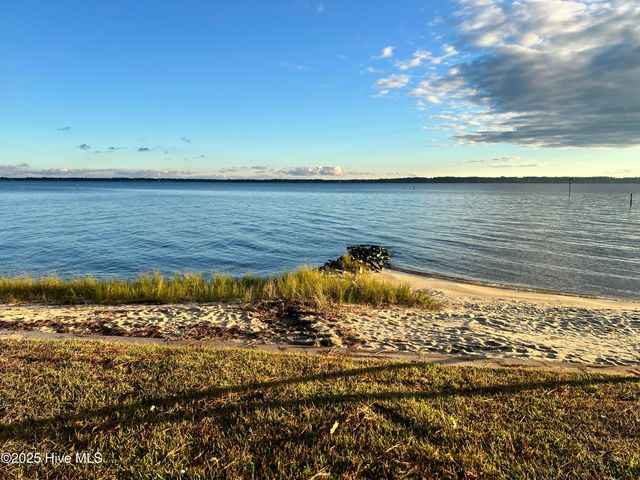 100 Goose Creek Drive, Washington, NC 27889