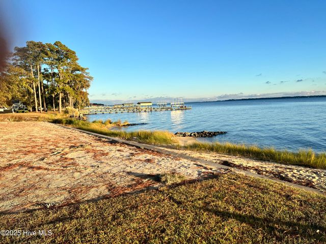 100 Goose Creek Drive, Washington, NC 27889