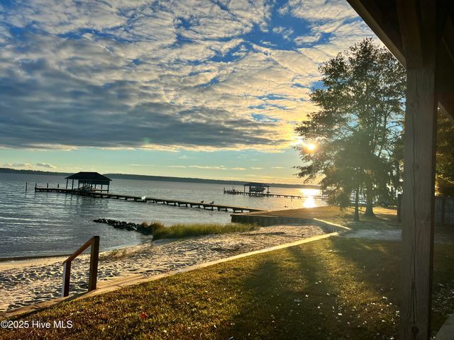 100 Goose Creek Drive, Washington, NC 27889