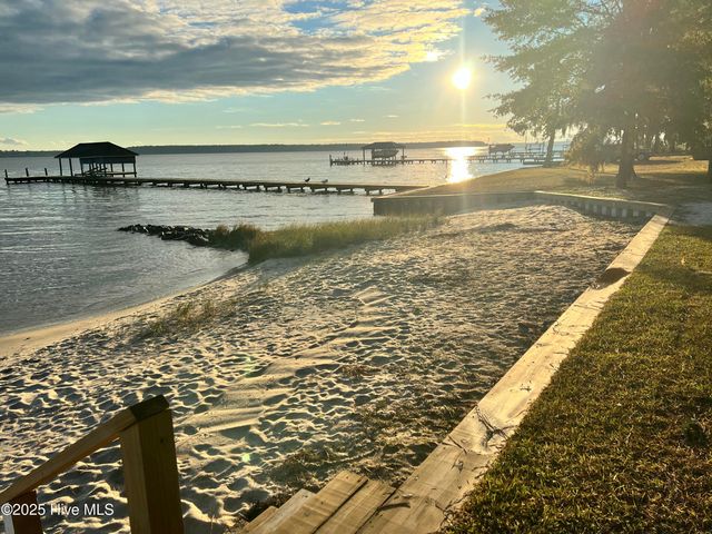 100 Goose Creek Drive, Washington, NC 27889