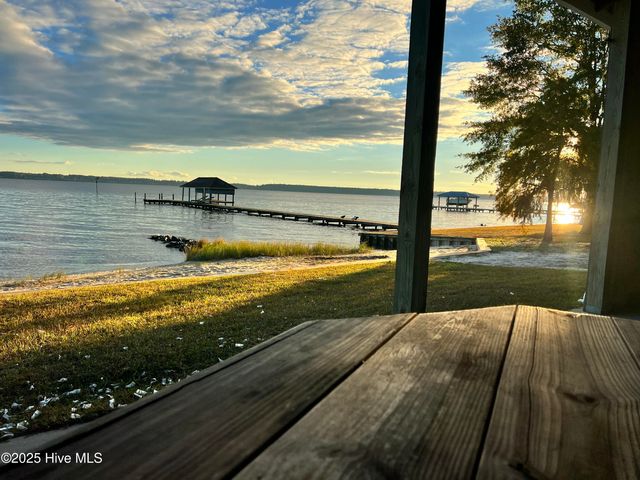 100 Goose Creek Drive, Washington, NC 27889