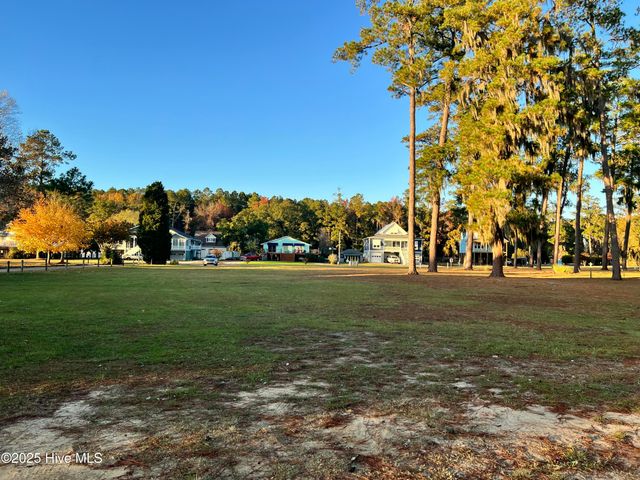 100 Goose Creek Drive, Washington, NC 27889